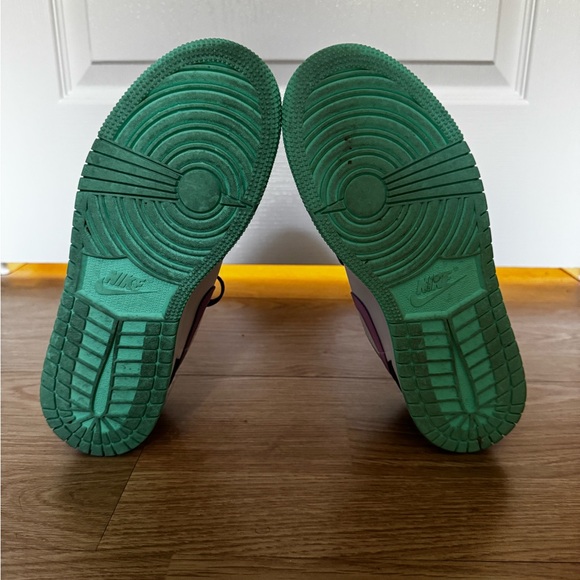 Nike Jordan 1 Lows - Picture 6 of 7